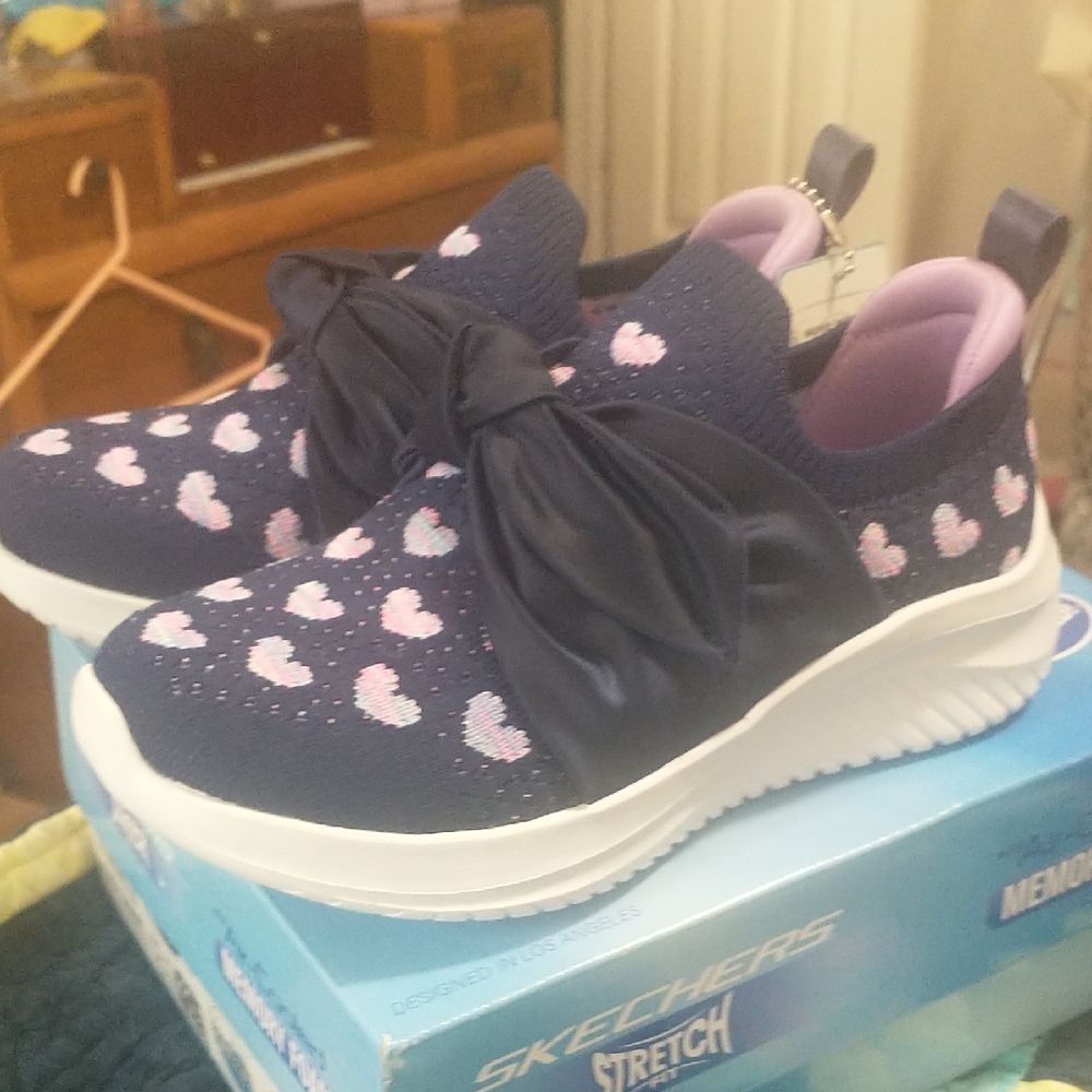 Skechers Kids' Navy and Pink Heart Sneakers